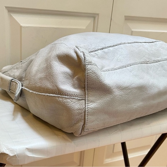 Liebeskind Berlin Medea double dye leather shoulder bag - Picture 11 of 16